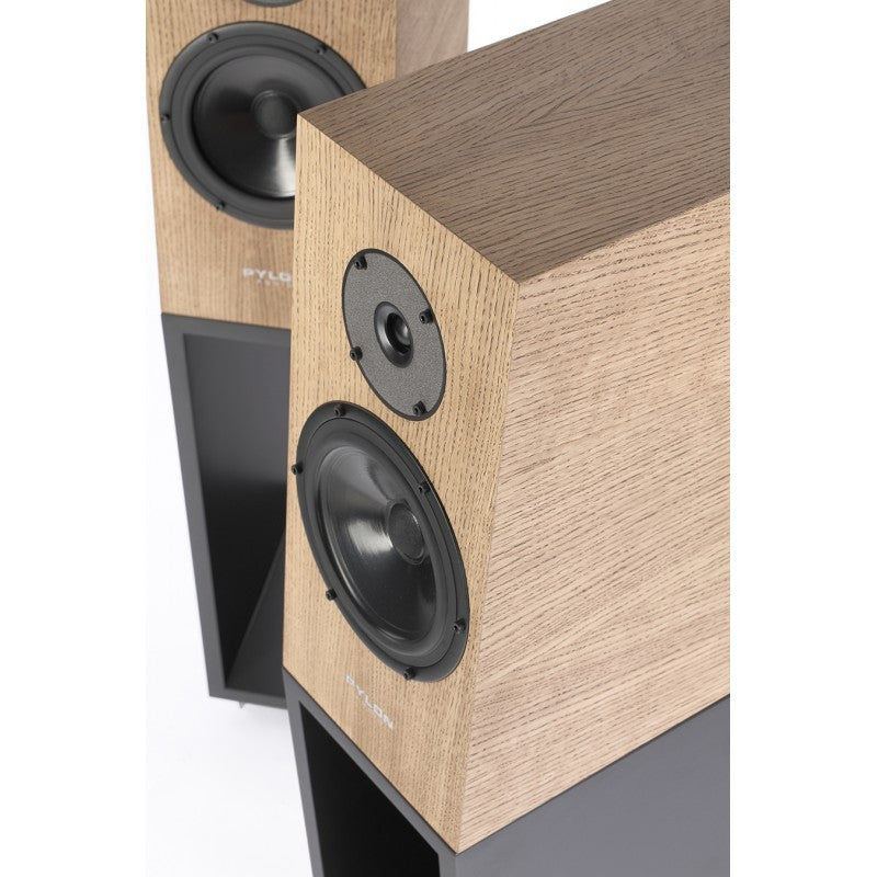Pylon Audio Diamond Monitor 18 Dark Oak Slightly marked tweeter