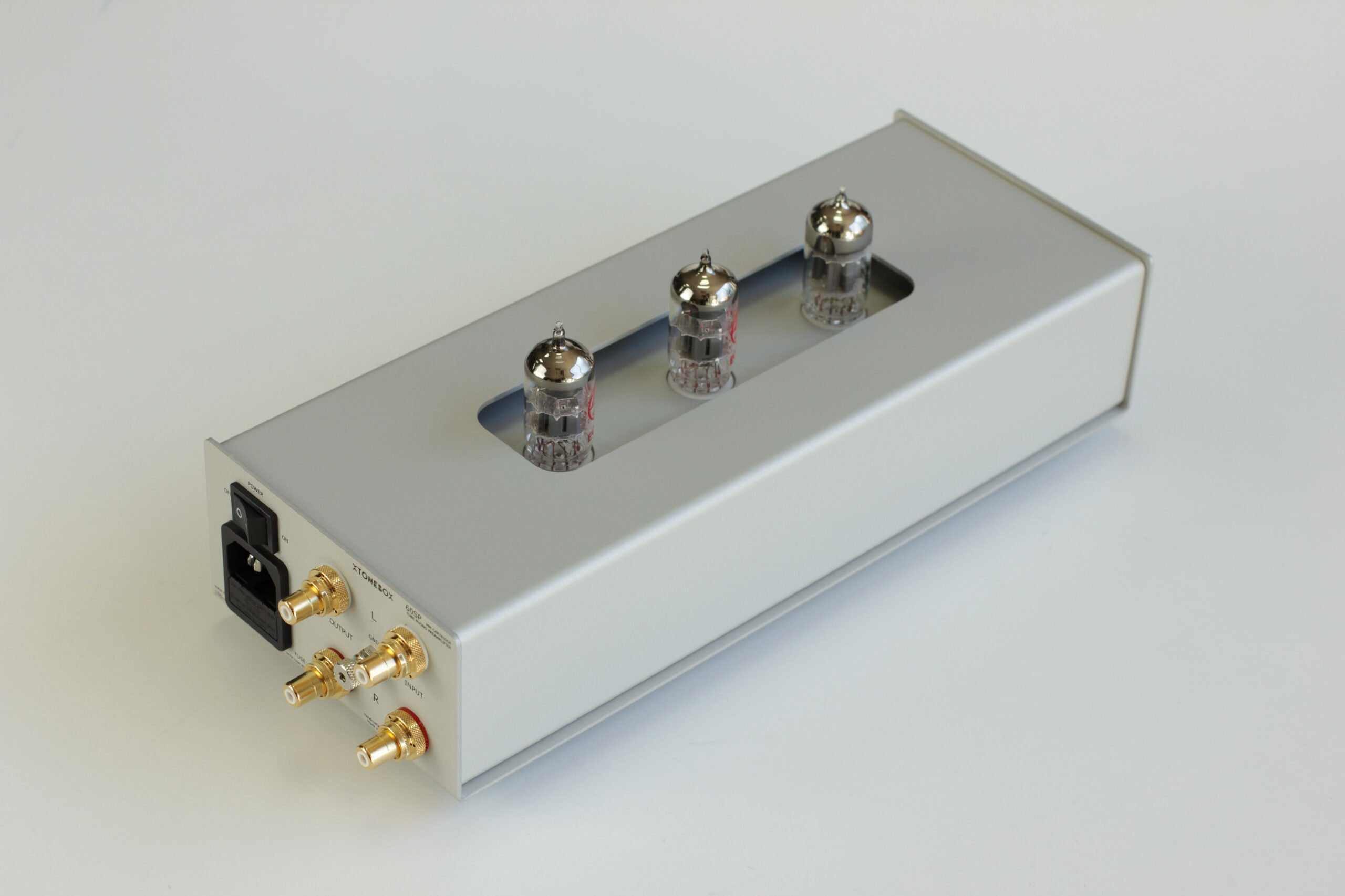 XTONEBOX 60SP MM phono stage rear connectors with three vacuum tubes on top