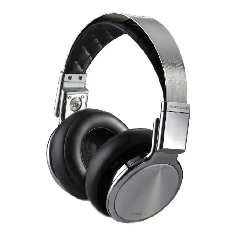 Perfectsound D901 high-fidelity over-ear headphones in silver and black.